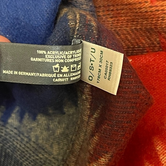 Roots Multicolor Geometric Scarf - Picture 4 of 4